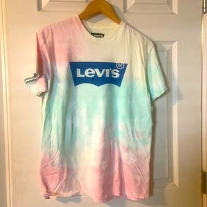 Levi’s tshirt
